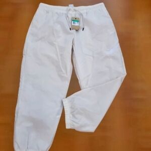 NWT Womens (XL) NIKE Mid-Rise Oversized Woven Tech Joggers